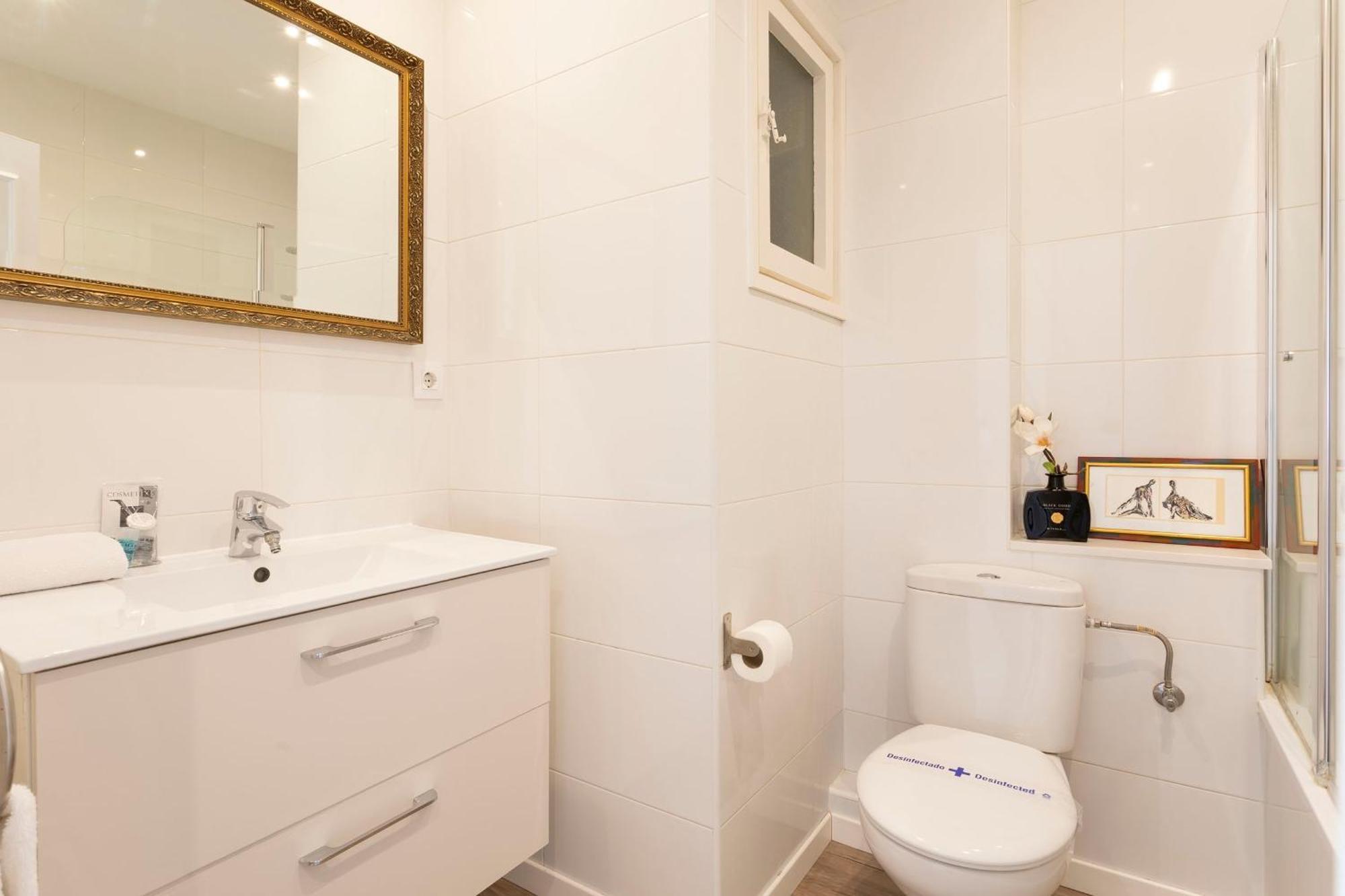 Cozy Apartment Near Fira Gran Via With Ac L'Hospitalet de Llobregat Exterior foto