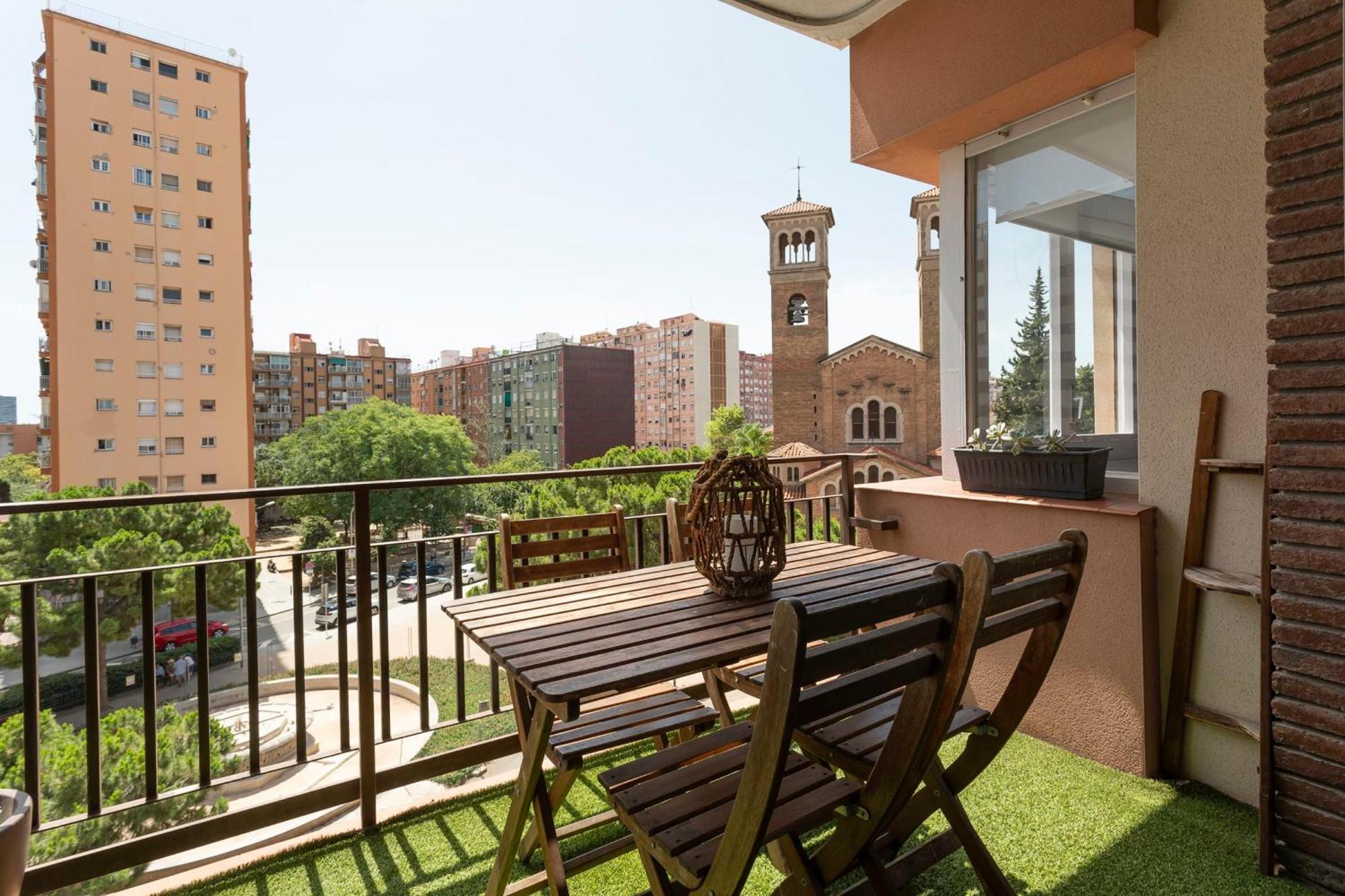 Cozy Apartment Near Fira Gran Via With Ac L'Hospitalet de Llobregat Exterior foto
